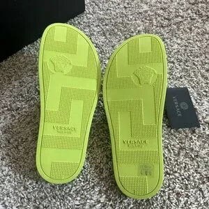 Versace | Shoes | Versace Medusahead Green Pool Slides Size  display picture 2